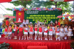 Lễ Khai giảng và Đón bằng công nhận Trường Mầm non Việt Úc đạt Chuẩn Quốc Gia mức độ 1