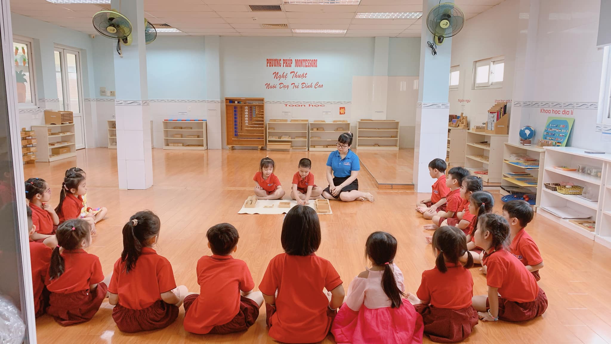 Khám phá hệ số thập phân cùng Montessori!