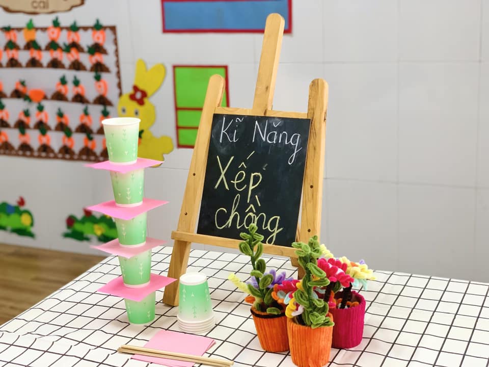 KỸ NĂNG: XẾP CHỒNG LY