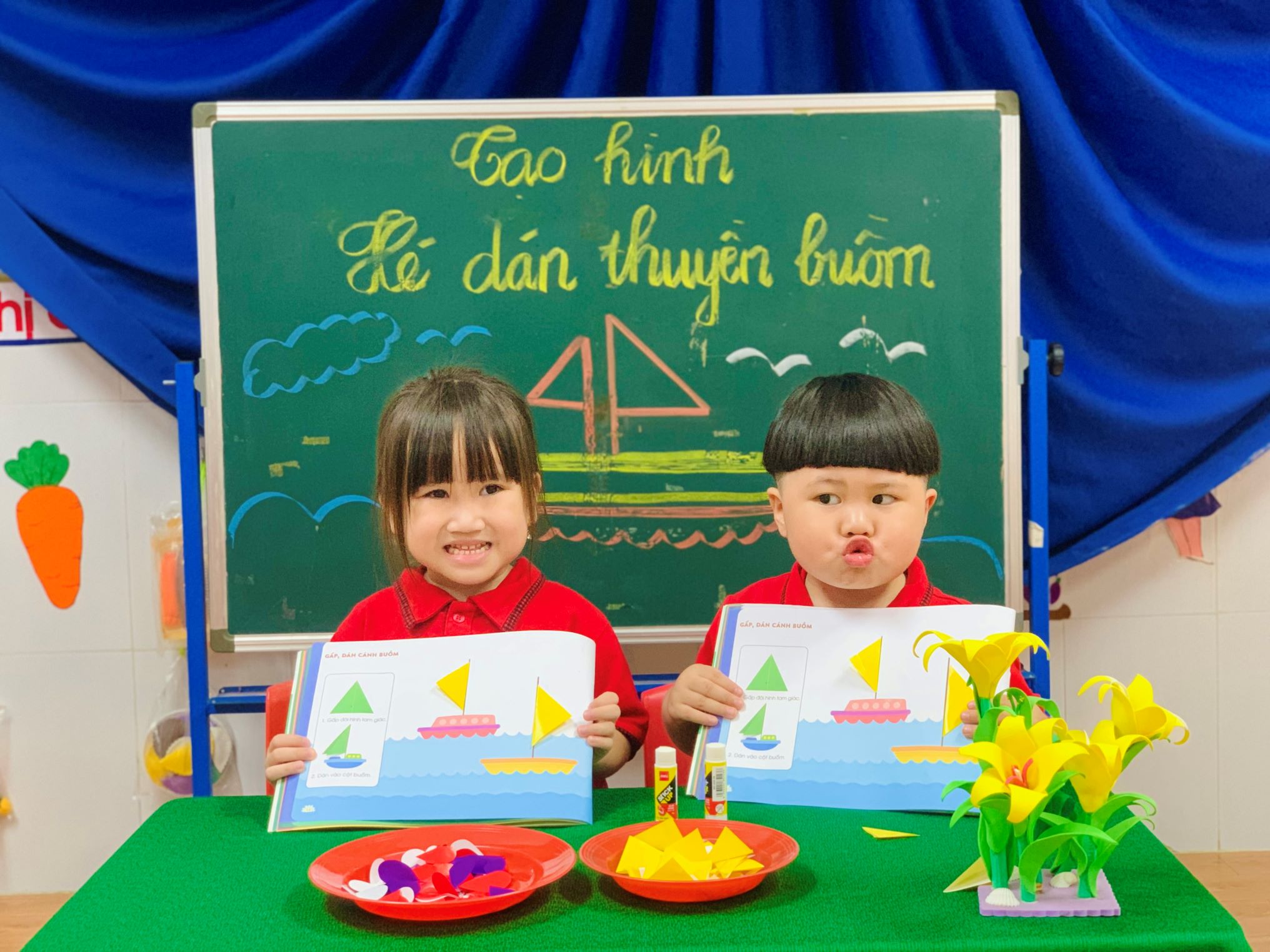 Hoạt động tạo Hình: Xé dán thuyền buồm