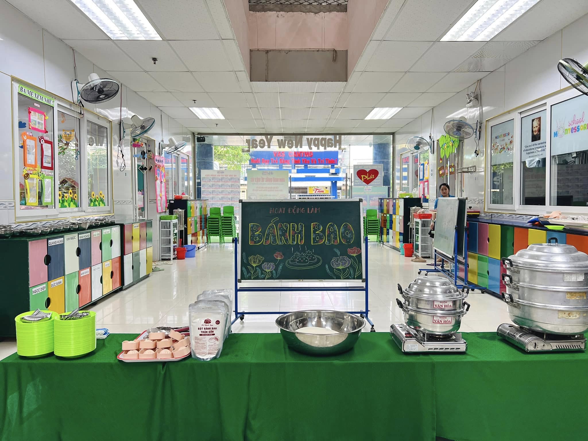 Hoạt động: Làm Bánh Bao