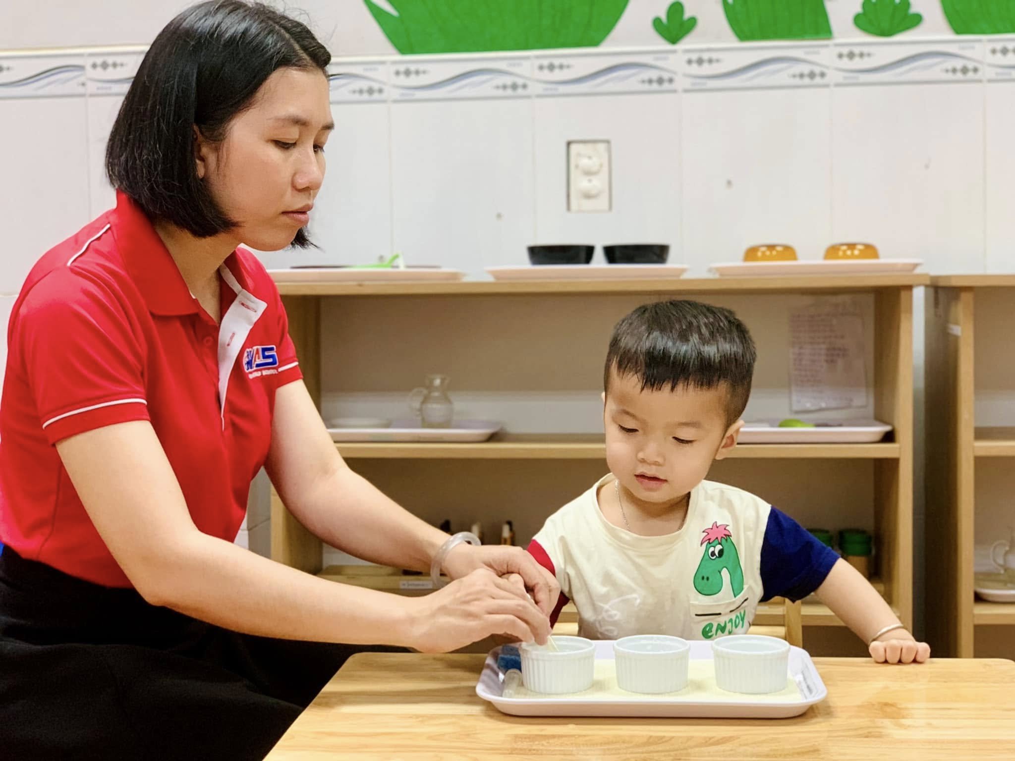 KHÉO LÉO ĐÔI BÀN TAY CÙNG ỐNG NHỎ GIỌT