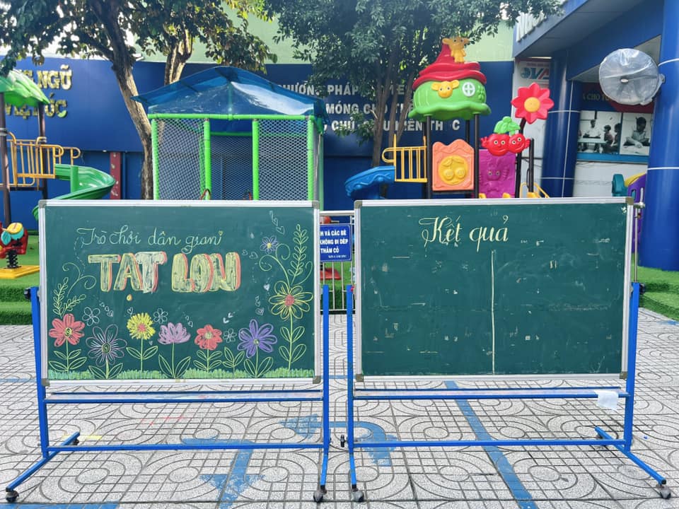 Trò chơi dân gian – Tạt lon vui nhộn cùng các bé yêu tại Trường Mầm Non Việt Úc!