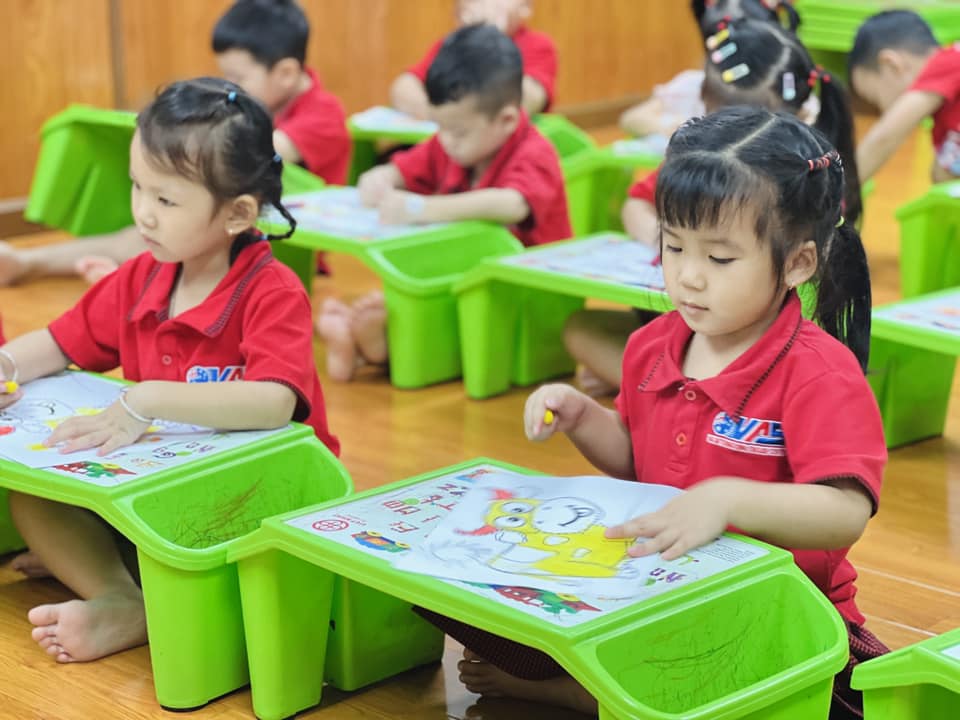 Tiết học hội họa cùng “Chú Bò Sữa đáng yêu”