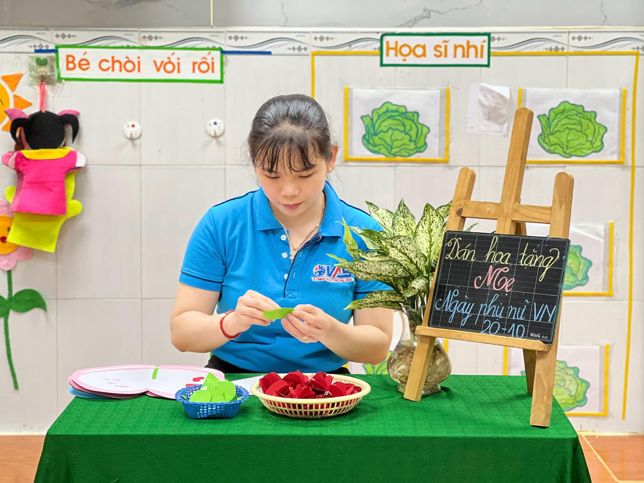 BÉ LÀM THIỆP TẶNG MẸ YÊU – CHÀO MỪNG NGÀY 20/10