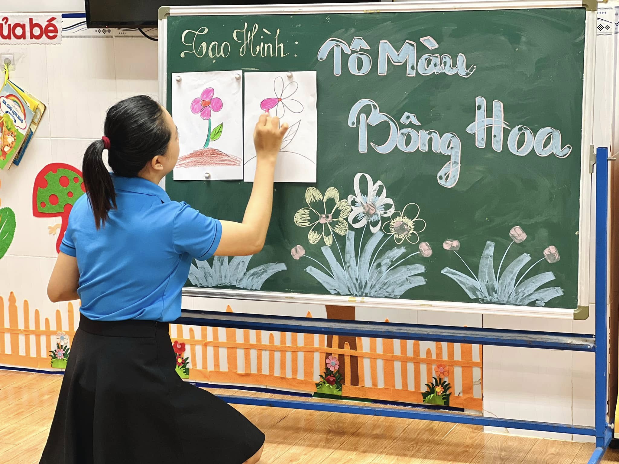 HOẠT ĐỘNG TẠO HÌNH: TÔ MÀU BÔNG HOA