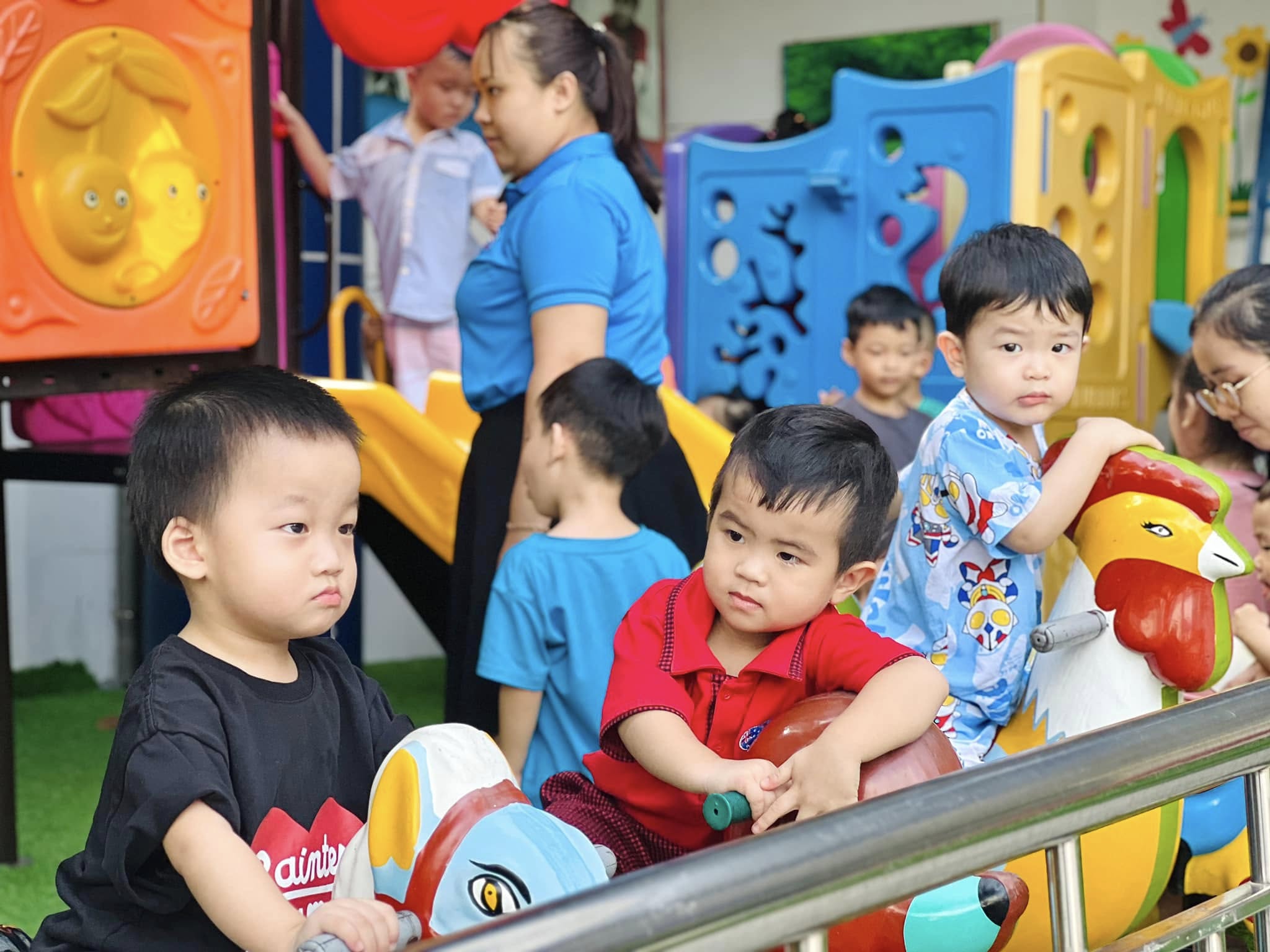 KHÁM PHÁ THẾ GIỚI TUỔI THƠ TẠI KHU VUI CHƠI